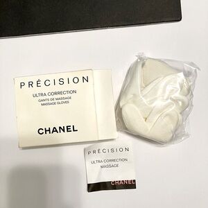 Chanel Precision Ultra Correction Massage Gloves for Facial